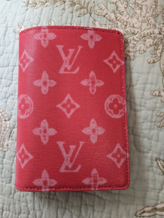 blank. Handbags - 💖 LV Pink Passport Holder Monogram NWT